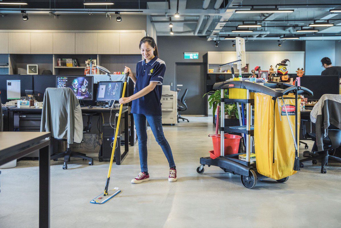 清潔工作給員工承擔引爭議!專業分工才能打造健康職場 清潔工作給員工承擔引爭議!專業分工才能打造健康職場