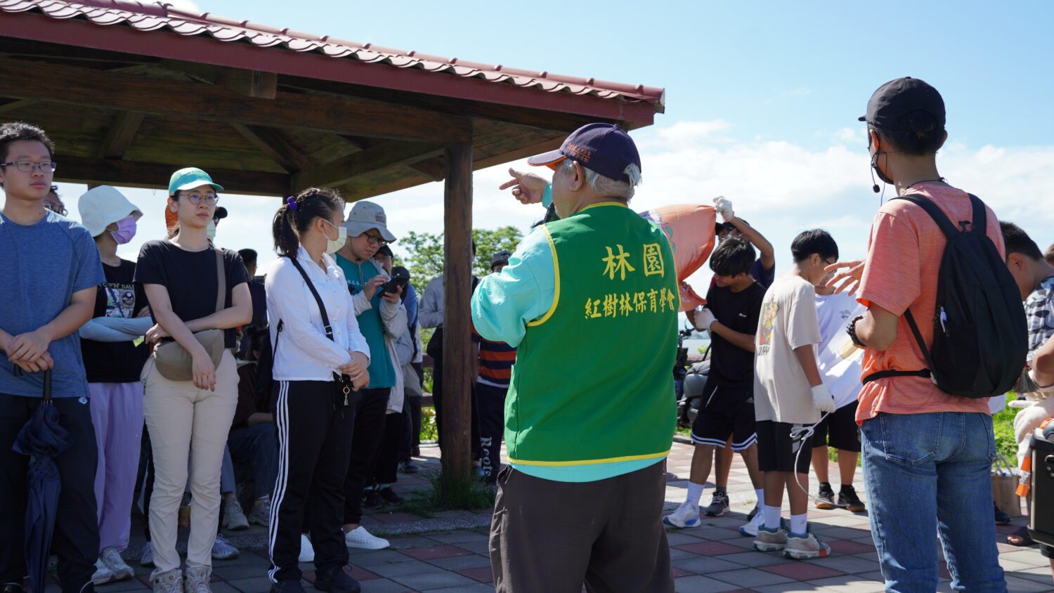 世界海洋日守護林園紅樹林 高雄青年志工淨灘164公斤