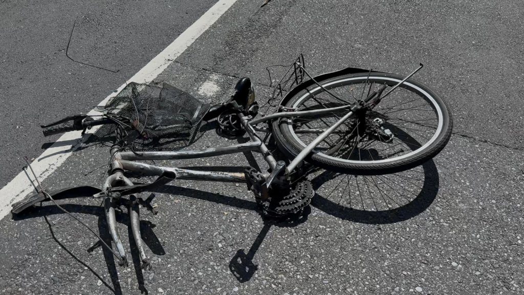 台南婦橫衝直撞!74歲單車伯慘遭撞飛亡 初判相驗死因曝 台南婦橫衝直撞!74歲單車伯慘遭撞飛亡 初判相驗死因曝