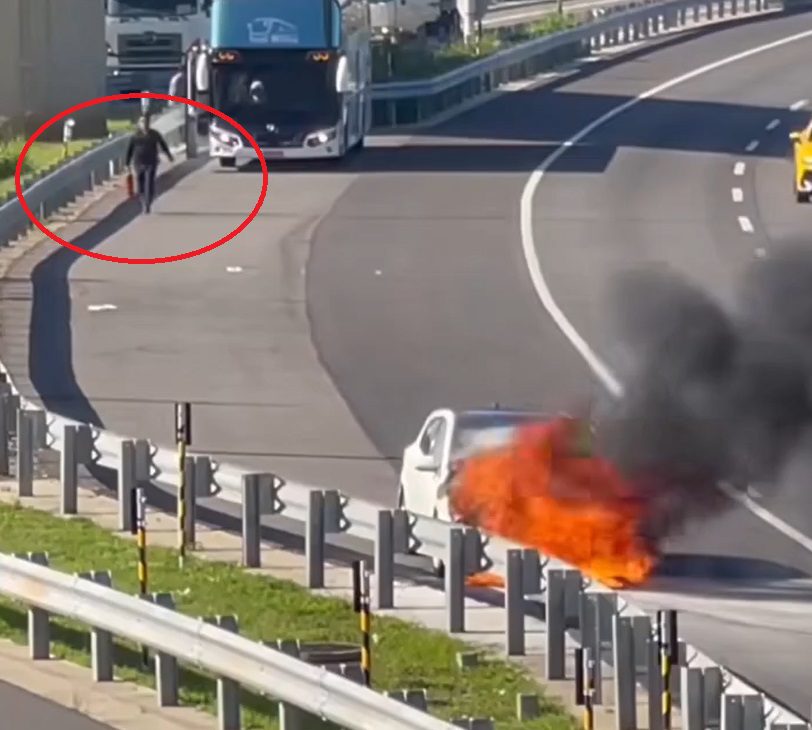 國2大園段火燒車 他提滅火器狂奔畫面曝 國2大園段火燒車 他提滅火器狂奔畫面曝