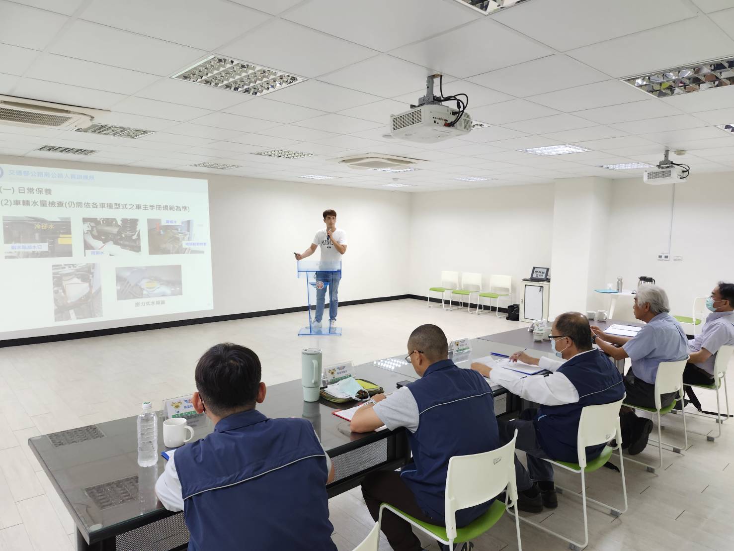 高雄區監理所增加講師評核 道安委外業者再添生力軍 高雄區監理所增加講師評核 道安委外業者再添生力軍