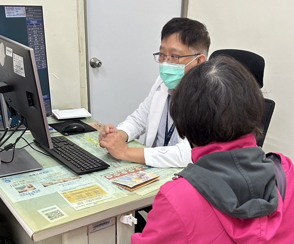 建立免疫防線守護健康 醫師籲長者盡早接種疫苗 建立免疫防線守護健康 醫師籲長者盡早接種疫苗