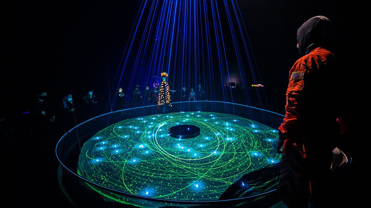 臺中國家歌劇院夏日系列登場　澳洲派奇劇團《光之星球》開啟沉浸式光影旅程