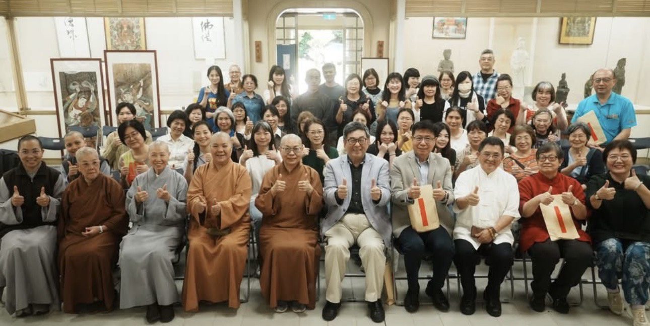 華梵大學「吳大仁禪茶書畫篆刻展」6/12閉幕   校長李天任籲把握機會觀賞
