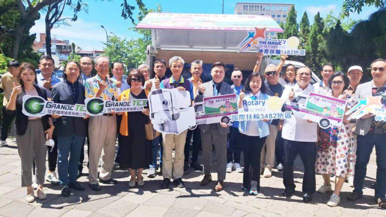 佳紡捐贈健康守護專車與眼底攝影機 助提升彰化偏鄉照護量能 佳紡捐贈健康守護專車與眼底攝影機 助提升彰化偏鄉照護量能