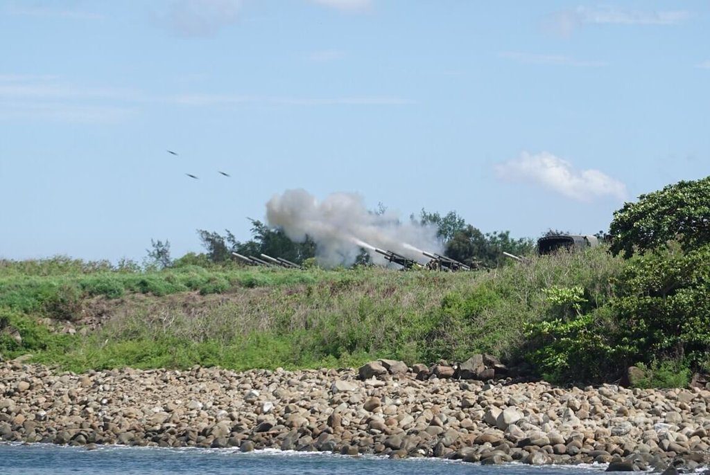 155榴彈砲屏東實彈射擊 場面震撼壯觀 155榴彈砲屏東實彈射擊 場面震撼壯觀