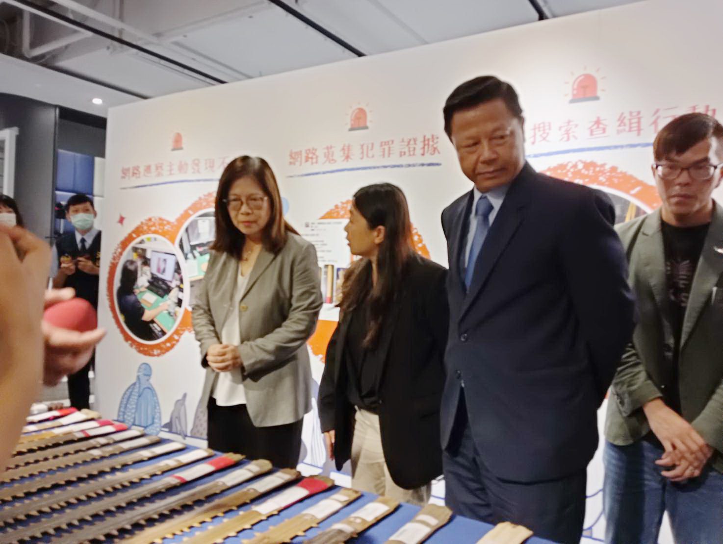 海保署與海巡署聯手查緝非法販售鋸鰩產製品 呼籲沒有買賣就沒有傷害! 海保署與海巡署聯手查緝非法販售鋸鰩產製品 呼籲沒有買賣就沒有傷害!