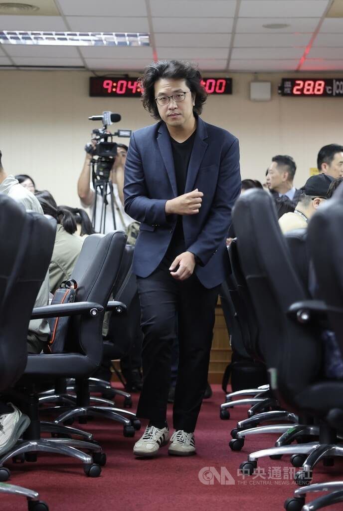 藍提數據質疑沈父曾赴陸 沈伯洋反駁:不懂國際貿易 藍提數據質疑沈父曾赴陸 沈伯洋反駁:不懂國際貿易