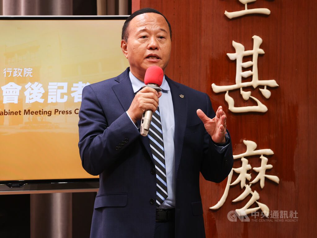 國防部雙語政策會議 柏鴻輝:避免仰賴傳譯降低風險 國防部雙語政策會議 柏鴻輝:避免仰賴傳譯降低風險