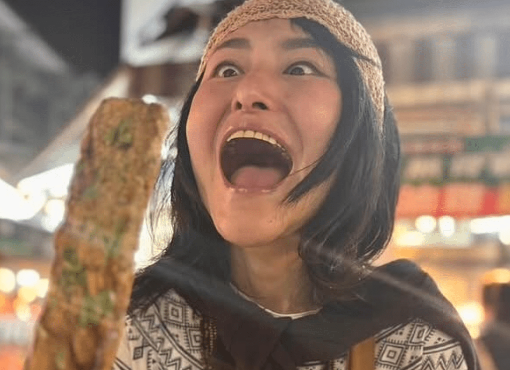 影/日本大胃女王Angela佐藤來台!衝桃園夜市吃美食 狂嗑蔥油餅、豬血糕 影/日本大胃女王Angela佐藤來台!衝桃園夜市吃美食 狂嗑蔥油餅、豬血糕