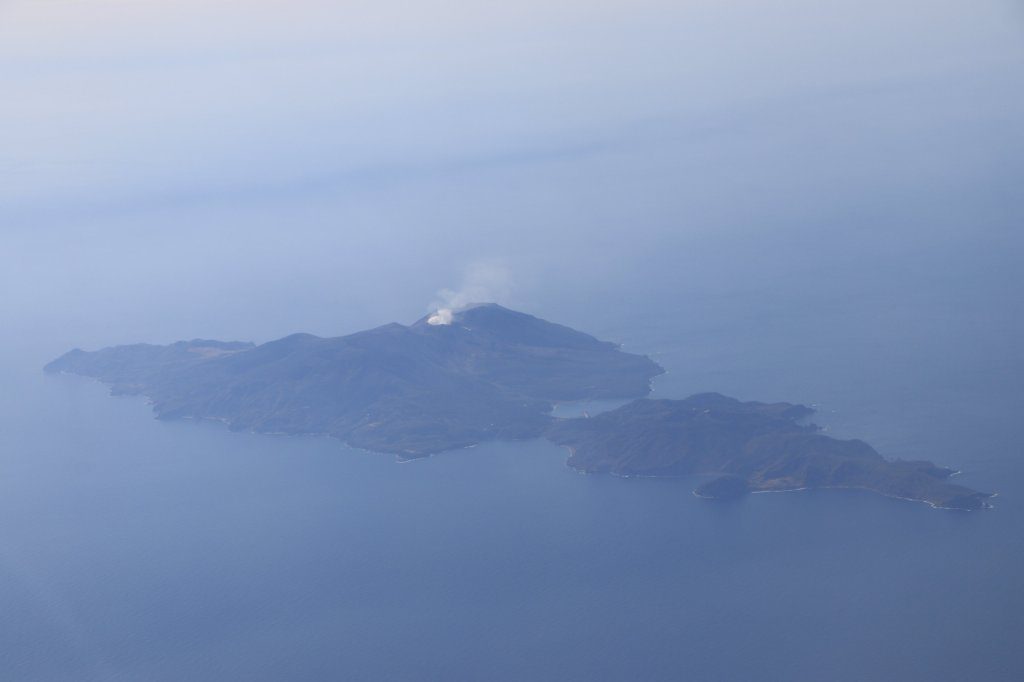 10天狂震135次!口永良部島火山警戒升至3級 嚴防火砕流來襲 10天狂震135次!口永良部島火山警戒升至3級 嚴防火砕流來襲