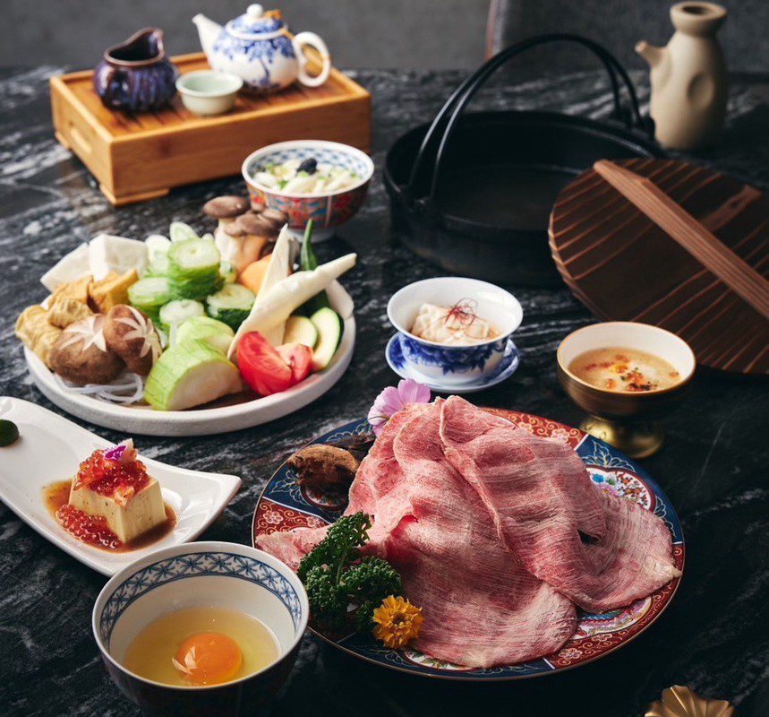 全程高規格桌邊服務「橋山壽喜燒」再現「關西」風味