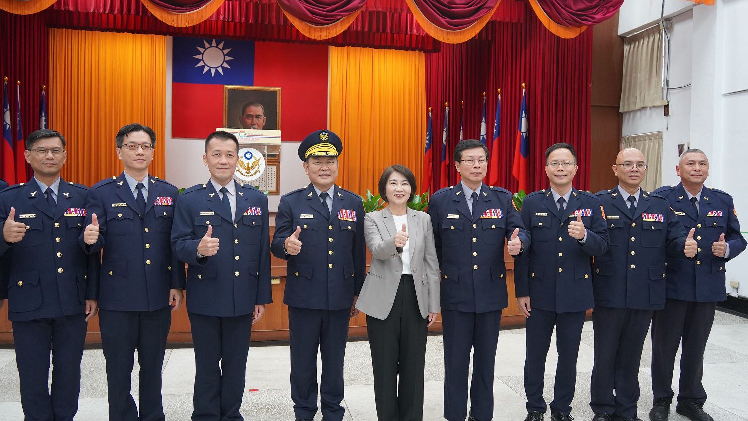 屏東縣長周春米表揚模範警察與協勤民力 屏東縣長周春米表揚模範警察與協勤民力