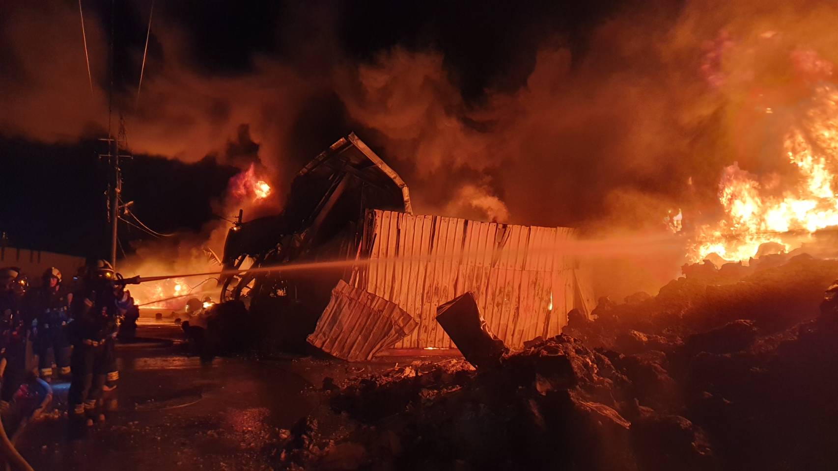 燒近7小時！蘆竹資收場傳火警 緊鄰國道2號