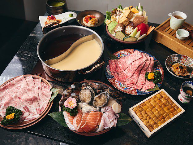 「海膽」入湯昇華火鍋𩆜魂 夏日海鮮祭 活龍蝦第二隻99元