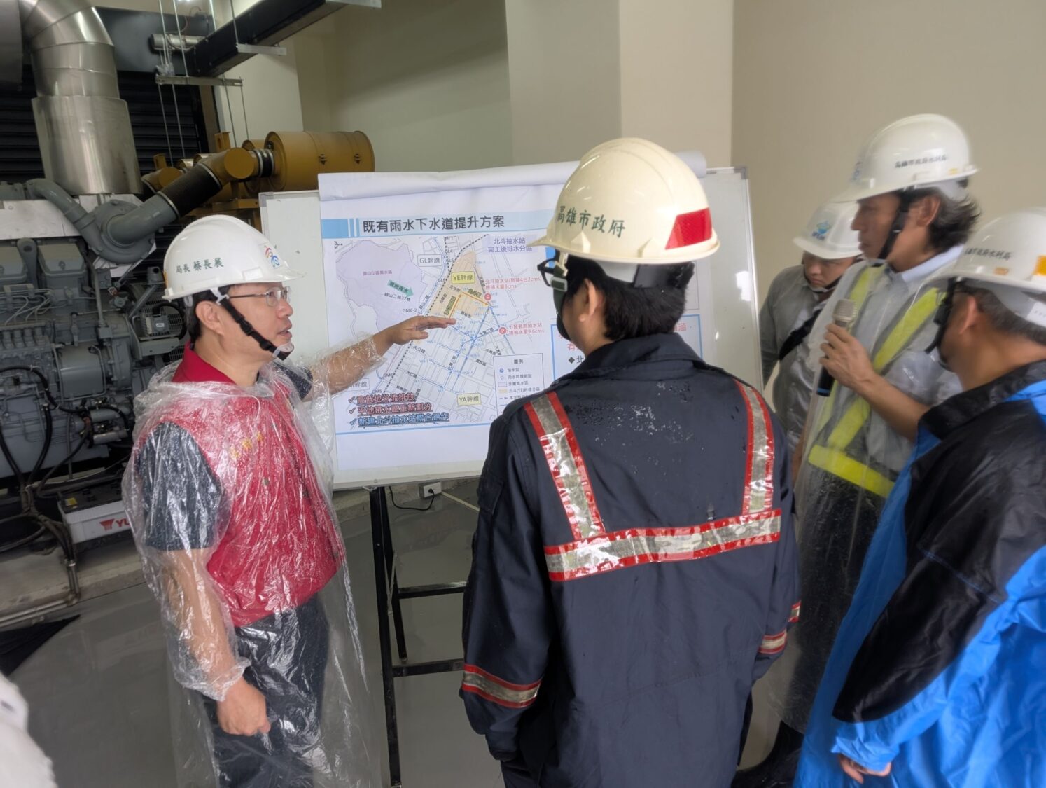 高雄降下豪雨 陳其邁視察水利設施及側溝疏通