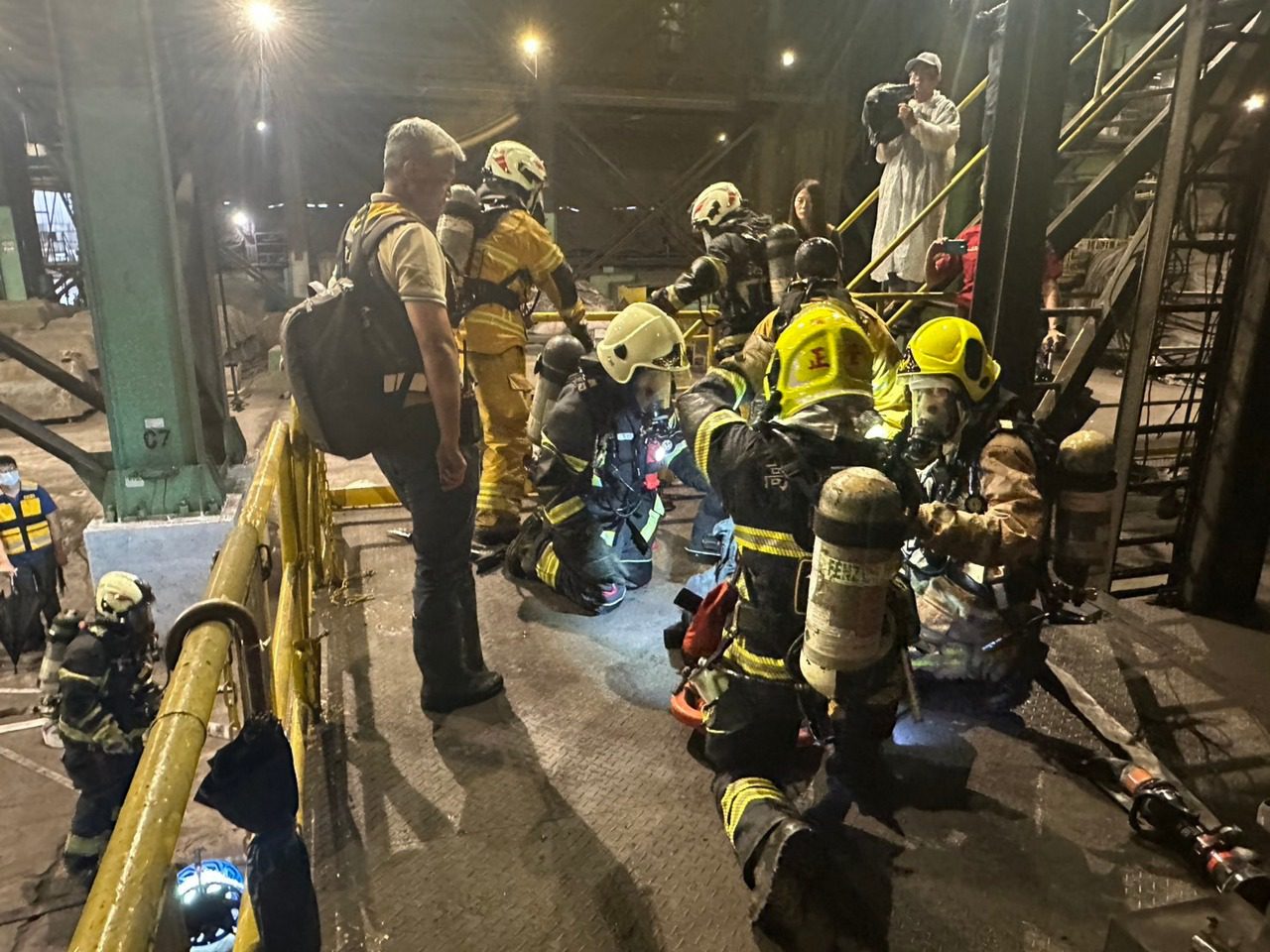 高市消防局聯合燁聯鋼鐵救災演練 提升救災效能 高市消防局聯合燁聯鋼鐵救災演練 提升救災效能