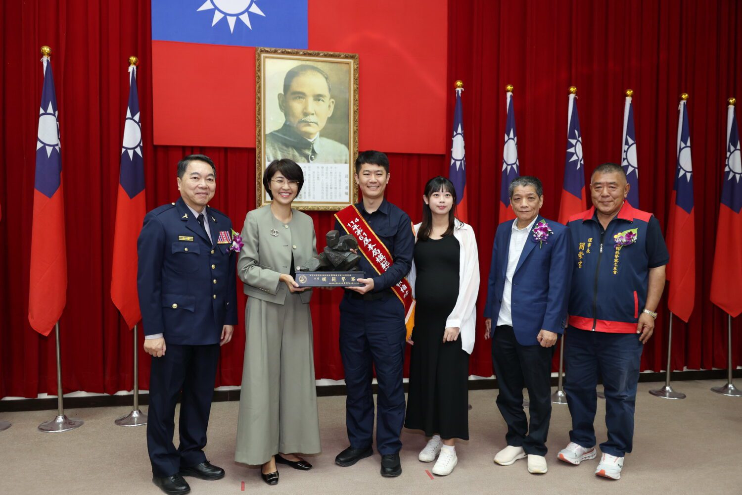 警察節前夕 南投表揚19位模範警察及績優同仁 警察節前夕 南投表揚19位模範警察及績優同仁