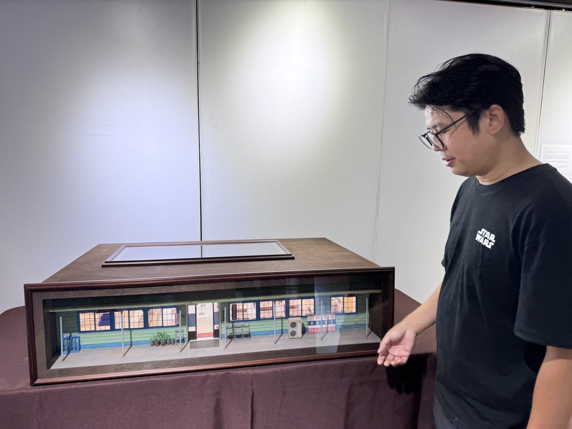 24件袖珍藝術作品展現人生場景　蕭如松藝術園區邀您共賞