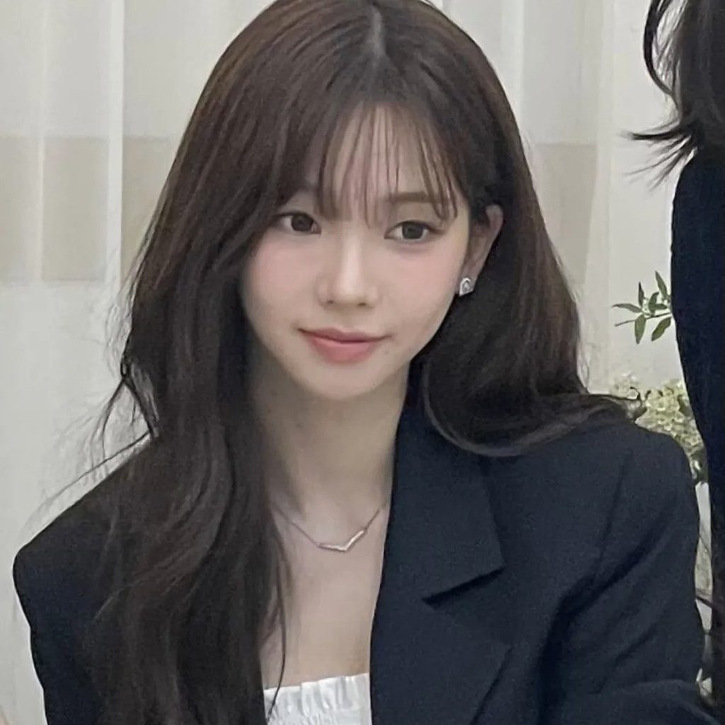 aespa Karina低調現身姊姊婚禮 甜笑親民引全場暴動 aespa Karina低調現身姊姊婚禮 甜笑親民引全場暴動