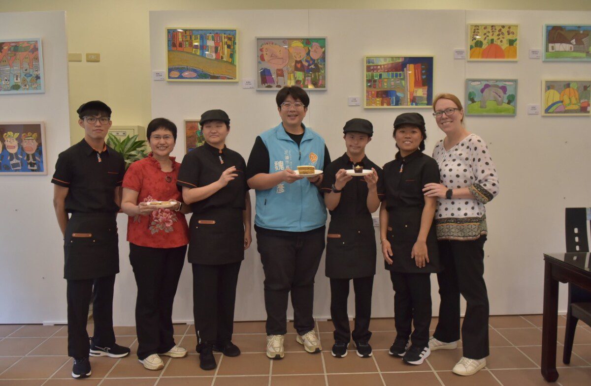 畢士大HOPE COFFEE試營運 市長魏嘉彥前往品嘗相挺 畢士大HOPE COFFEE試營運 市長魏嘉彥前往品嘗相挺