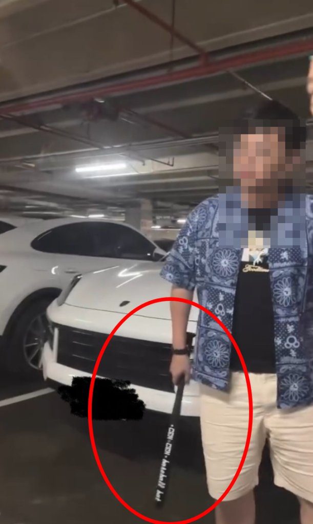 影/好市多停車驚魂!逆向搶位還持球棒嗆聲 民眾驚喊:我真的住在台中? 影/好市多停車驚魂!逆向搶位還持球棒嗆聲 民眾驚喊:我真的住在台中?