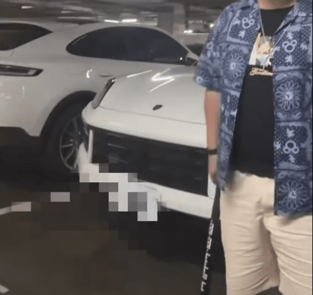 影/台中好市多搶車位起糾紛 駕駛按喇叭「對方持球棒下車」爆口角 影/台中好市多搶車位起糾紛 駕駛按喇叭「對方持球棒下車」爆口角