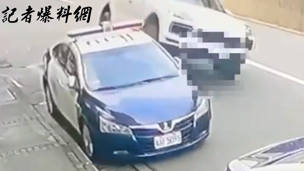 跟妻吵架負氣出門 男吞7顆安眠藥開保時捷連撞5警車 跟妻吵架負氣出門 男吞7顆安眠藥開保時捷連撞5警車