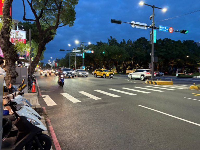 竹市光復路7/1起禁止左轉清華大學 邱臣遠:攜手校方提升路口安全 竹市光復路7/1起禁止左轉清華大學 邱臣遠:攜手校方提升路口安全