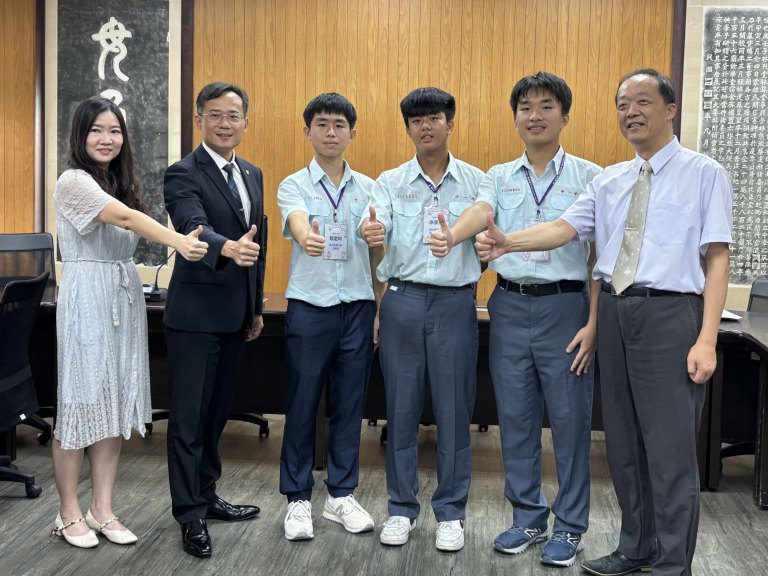 台中一中放榜捷報頻傳 學測申請入學成果豐碩 台中一中放榜捷報頻傳 學測申請入學成果豐碩