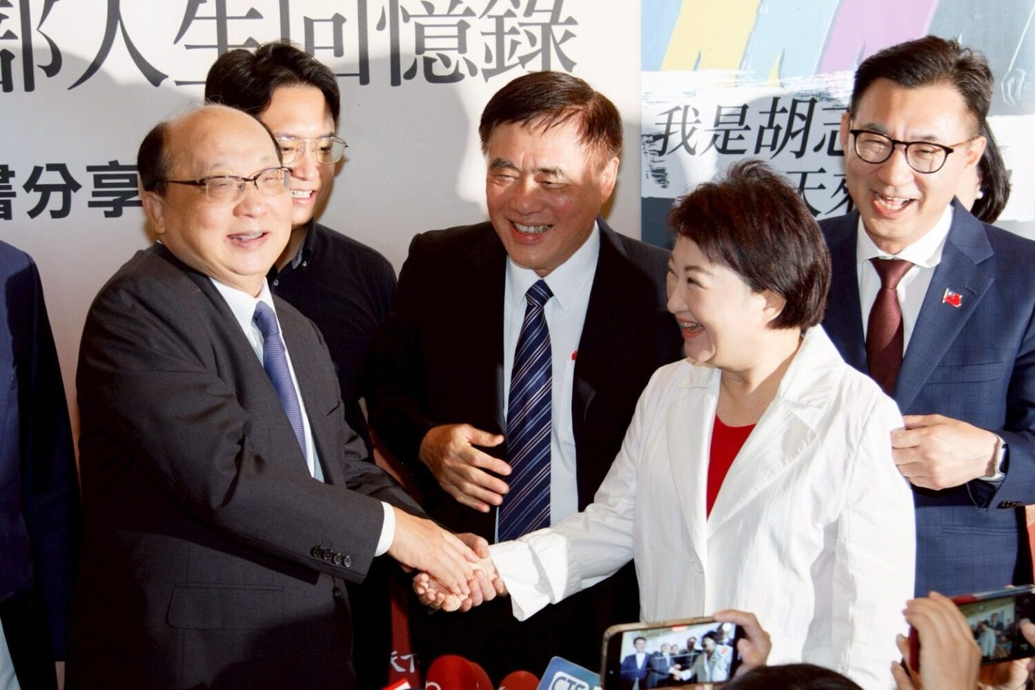 從「我是胡志強,今天來報到」新書 看盧秀燕施政團隊與中市發展 從「我是胡志強,今天來報到」新書 看盧秀燕施政團隊與中市發展