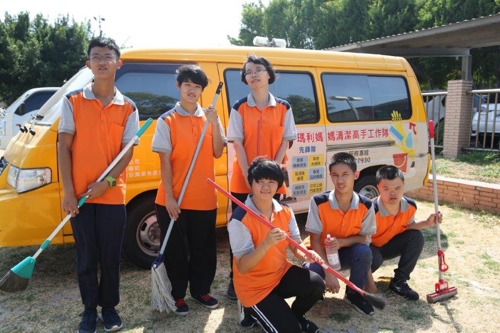 雙手打造夢想！　中市勞工局庇護工場協助身障者展現專業技能