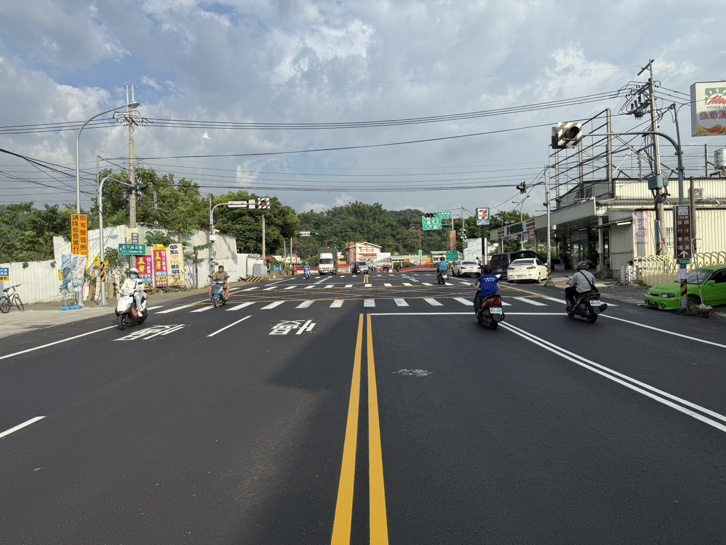 太平山區門戶道路全面升級！　中市一江橋段夜間燙平完工 提升行車安全與舒適度