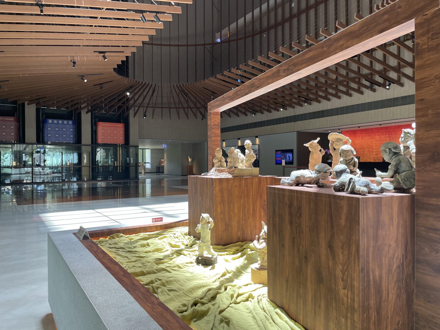 台南大員皇冠假日酒店×黃榮文展覽 重現土地童趣記憶 台南大員皇冠假日酒店×黃榮文展覽 重現土地童趣記憶