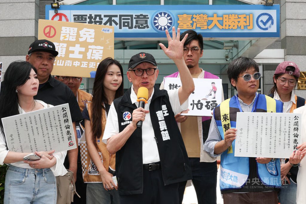 向朱立倫下辯論戰帖 曹興誠：應讓民眾了解反罷理由