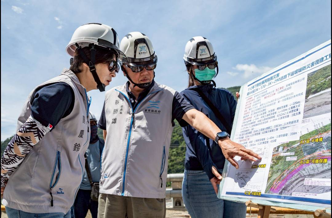 維護地方用路與河防安全！饒慶鈴視察南迴東64災修、太麻里溪與文里溪疏濬工