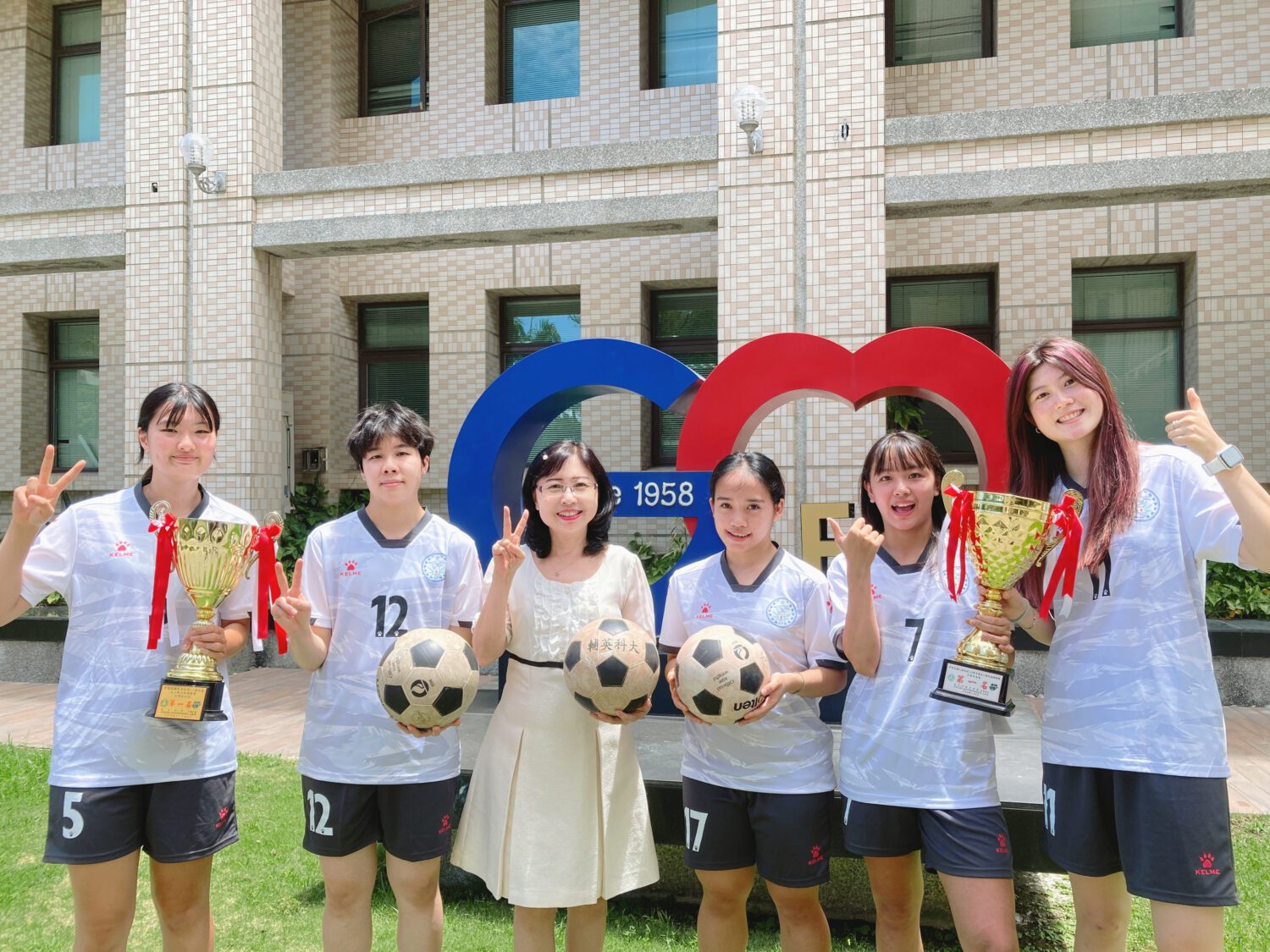 輔英科大女足霸氣衛冕 蘇惠琪二度獲銀靴獎實至名歸 輔英科大女足霸氣衛冕 蘇惠琪二度獲銀靴獎實至名歸