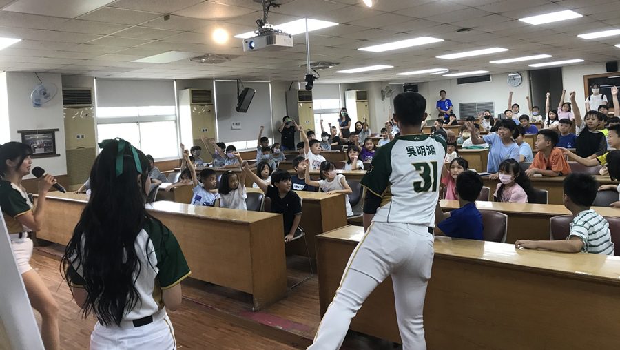 高雄運發局攜手台鋼雄鷹推廣「50元看球優惠方案」圓滿落幕 高雄運發局攜手台鋼雄鷹推廣「50元看球優惠方案」圓滿落幕