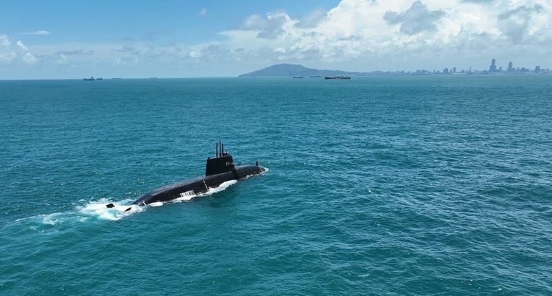 「海鯤軍艦」首次浮航海試順利完成