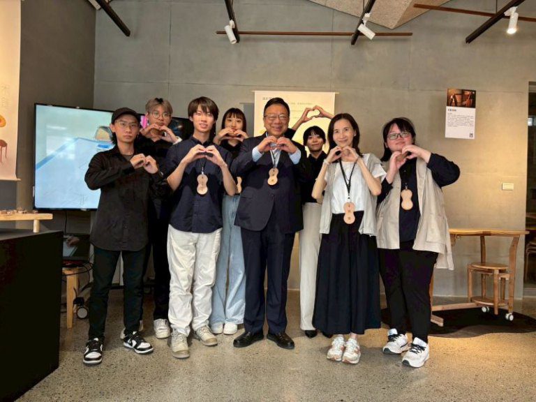 中華大學景觀系攜手再生家具廠 以設計賦予舊木材新生命! 中華大學景觀系攜手再生家具廠 以設計賦予舊木材新生命!