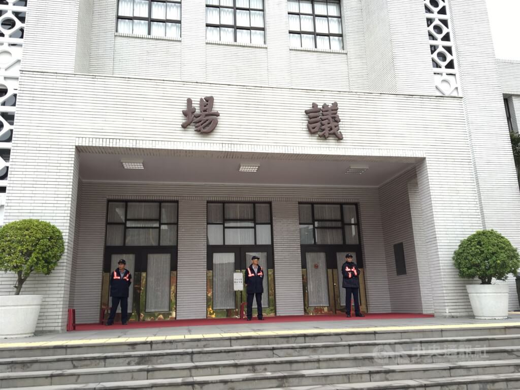 立院初審 罐裝無糖飲品、錄音機與電視機免徵貨物稅 立院初審 罐裝無糖飲品、錄音機與電視機免徵貨物稅