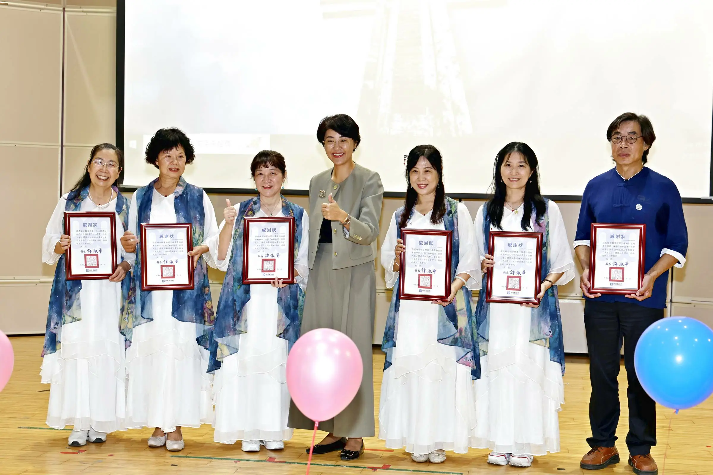 草屯場關懷退休公教人員座談會 人氣旺許縣長到場祝福 草屯場關懷退休公教人員座談會 人氣旺許縣長到場祝福