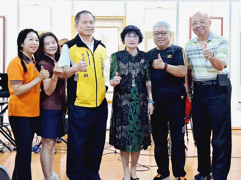 彩墨緣結好畫藝 許黃彩好個展吳園登場 彩墨緣結好畫藝 許黃彩好個展吳園登場