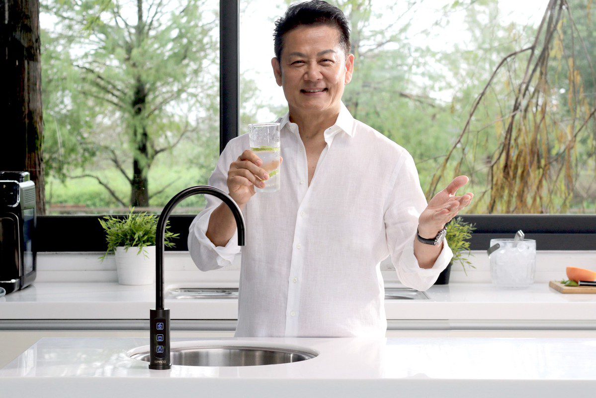 乃哥又爆氣?TOYO SPACO氣泡水神機重磅登場 徐乃麟霸氣開喝! 乃哥又爆氣?TOYO SPACO氣泡水神機重磅登場 徐乃麟霸氣開喝!