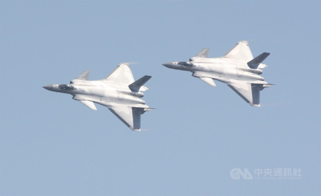 25共機進入台海周遭 19架次逾越海峽中線 25共機進入台海周遭 19架次逾越海峽中線