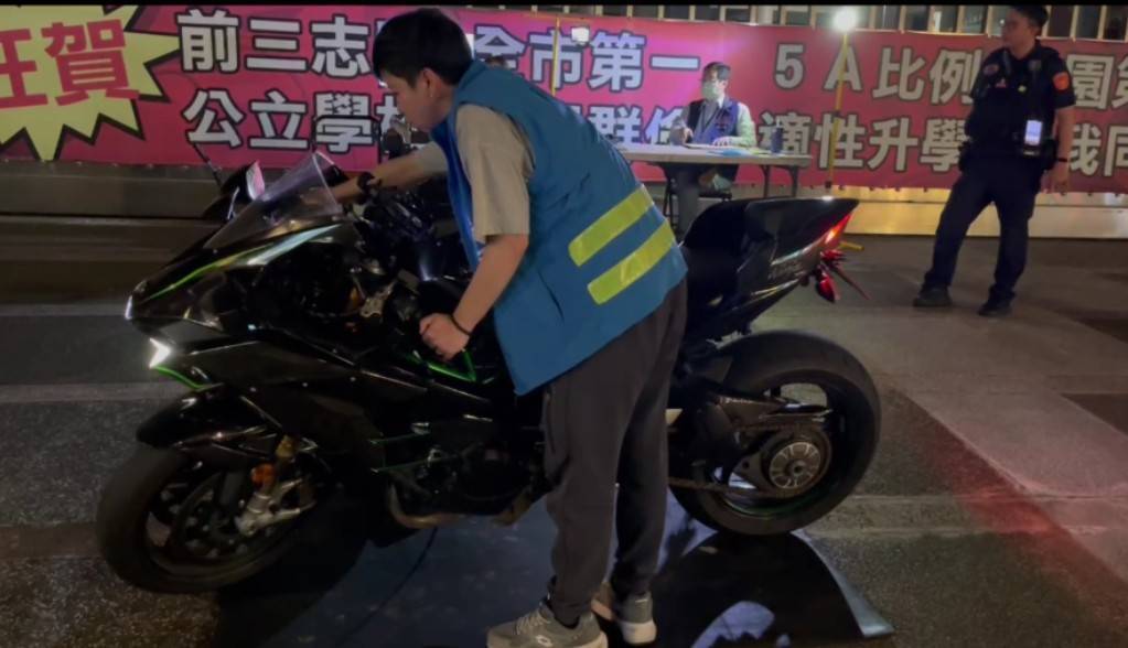 桃園環警攜手「降噪」噪音猴花3萬改管超標下場慘 桃園環警攜手「降噪」噪音猴花3萬改管超標下場慘