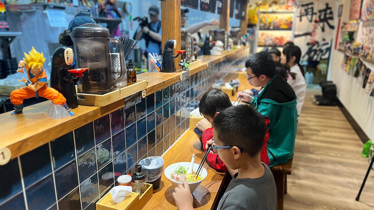 結婚紀念日不慶祝自己　「麵屋好」拉麵店618免費請孩子吃麵傳遞愛心