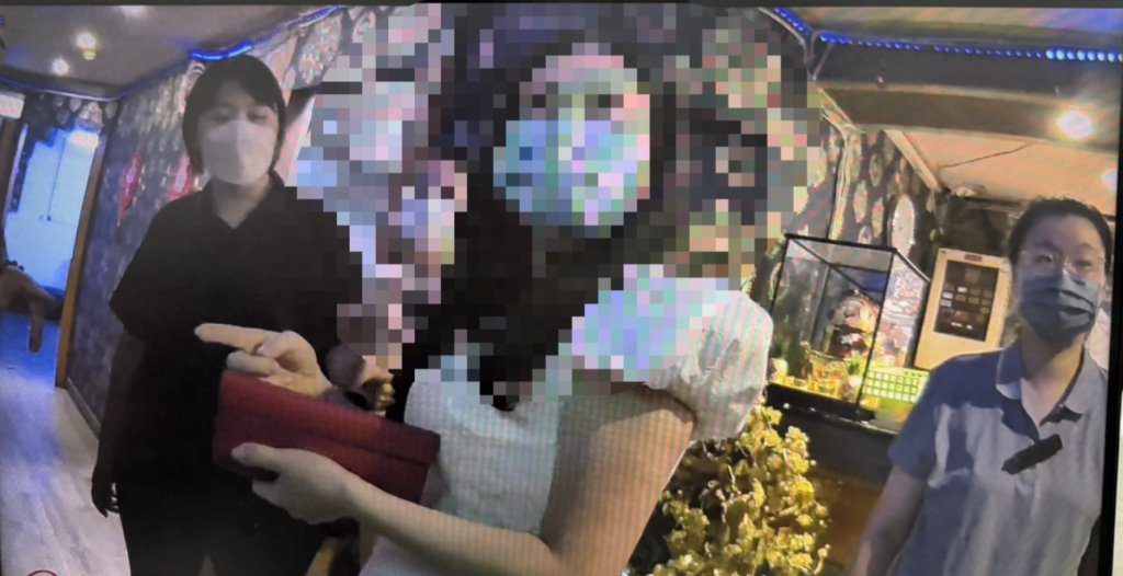 老司機哭哭了! 基隆警方查獲小吃店大陸妹包廂脫衣陪酒 老司機哭哭了! 基隆警方查獲小吃店大陸妹包廂脫衣陪酒