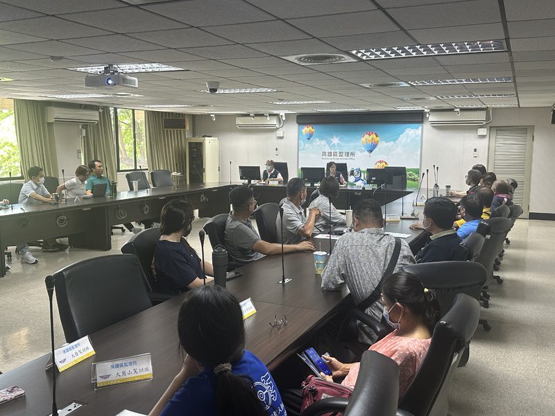 要求駕訓班落實教學 高雄區監理所邀集業者召開座談會 要求駕訓班落實教學 高雄區監理所邀集業者召開座談會