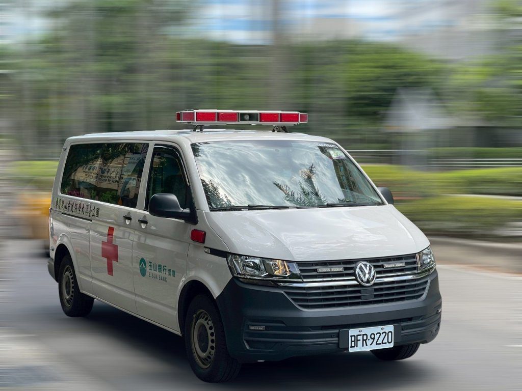 快訊/捷運圓山站女刷卡出站突倒地 警消搶救不治身亡 快訊/捷運圓山站女刷卡出站突倒地 警消搶救不治身亡